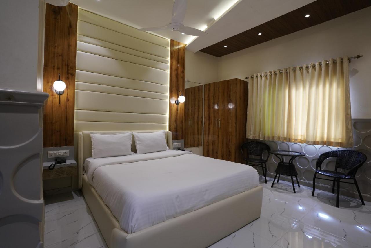 Palm Springs Beach Resort - Gorai Bombaj Zewnętrze zdjęcie