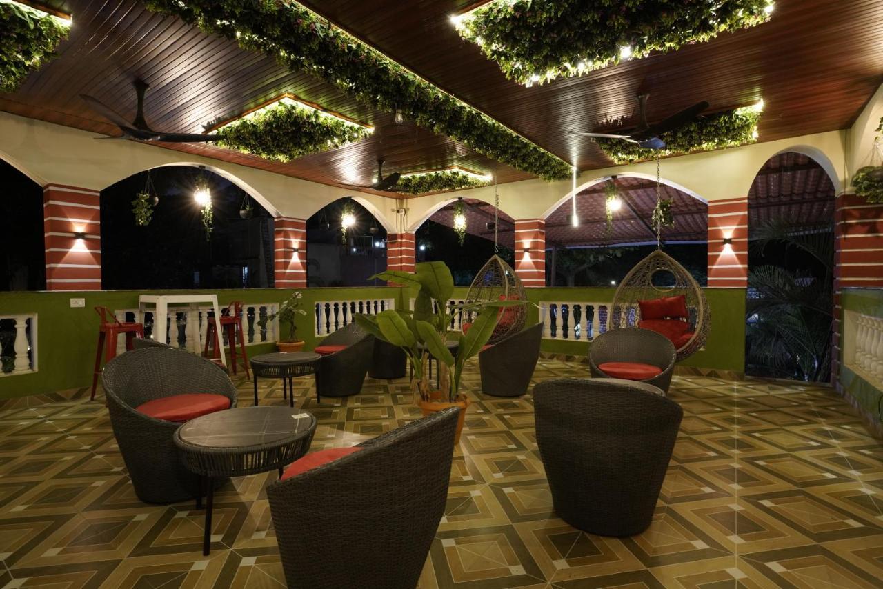 Palm Springs Beach Resort - Gorai Bombaj Zewnętrze zdjęcie
