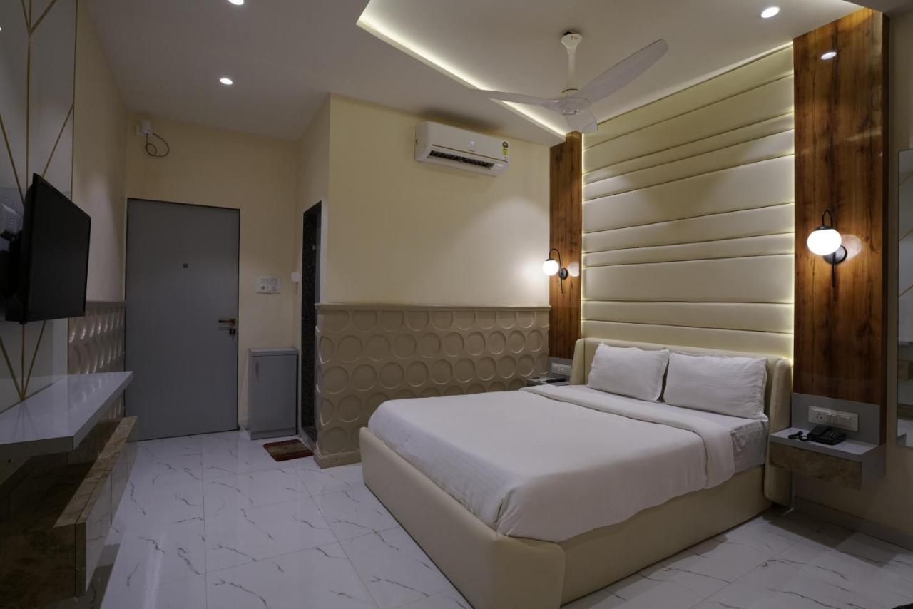 Palm Springs Beach Resort - Gorai Bombaj Zewnętrze zdjęcie