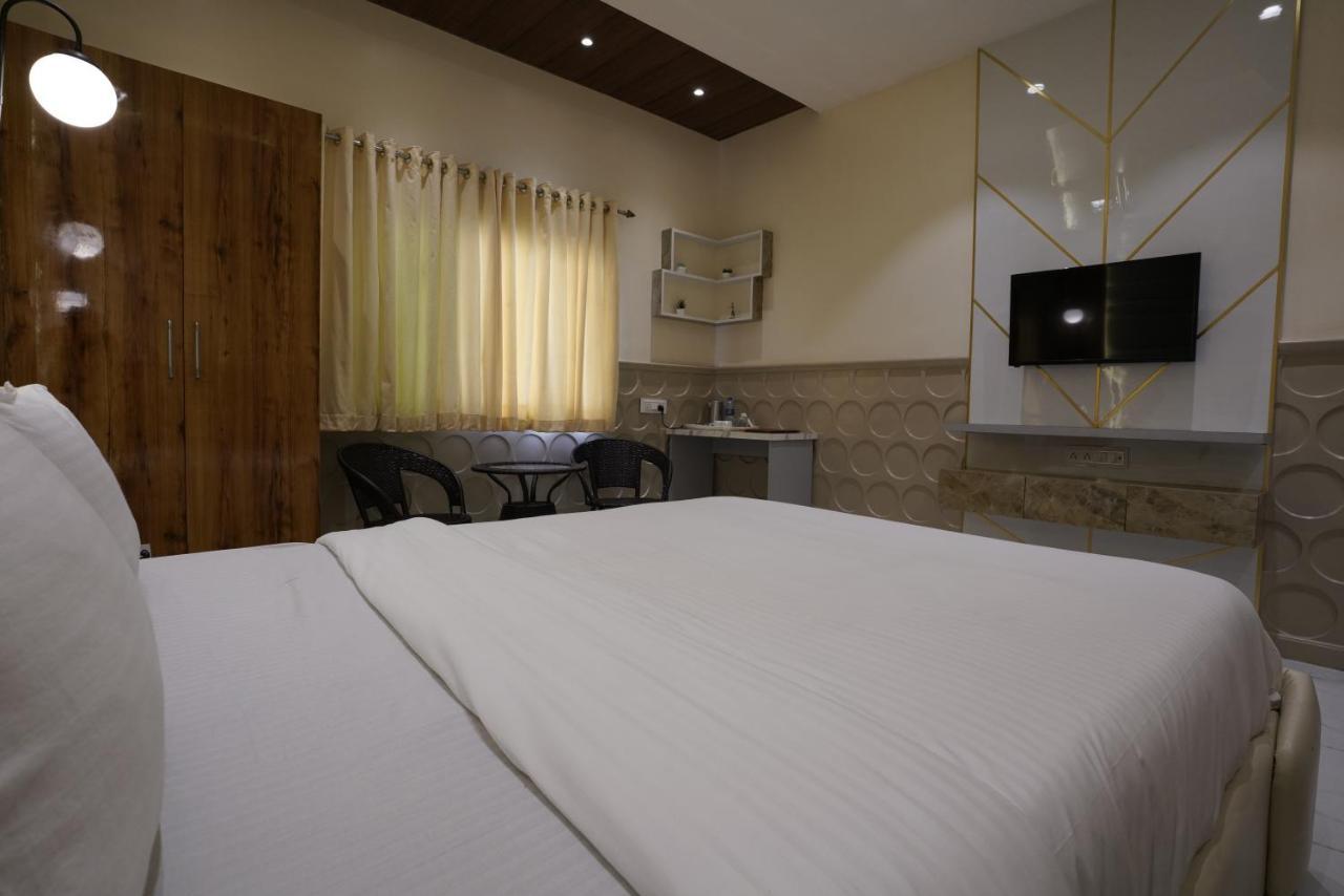 Palm Springs Beach Resort - Gorai Bombaj Zewnętrze zdjęcie